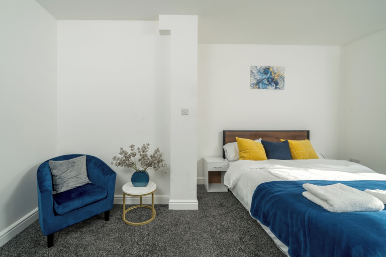 Bedroom 3, 3 Bed- Full Balcony - Closetoo2 & Excel, London