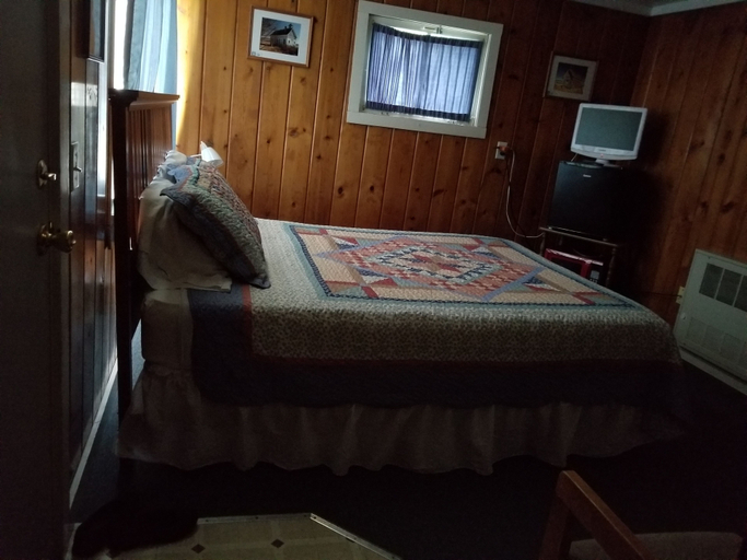 Bedroom 4, Little River Motel Saint Regis, Mineral
