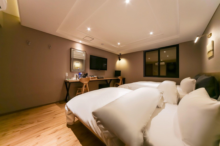 Bedroom 11