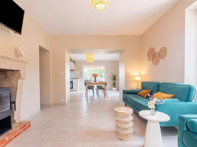 Living area 3, Charming Holiday Home With Private Pool, Dordogne