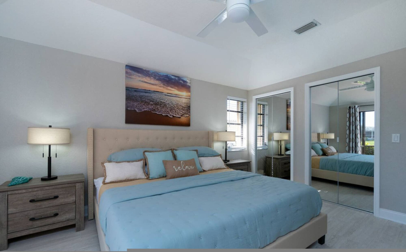 Room 2, Villa Tropical Waterfront Luxury Retreat Panoramic Water Views Pool Spa, Charlotte