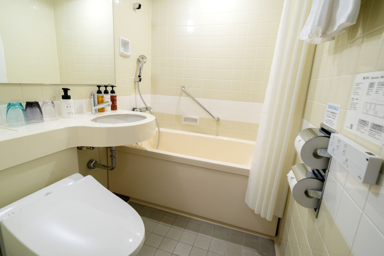 Bathroom, Hotel Enoe Hakodate, Hakodate