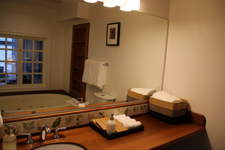 Bathroom 4, Sooke Harbour House, Capital