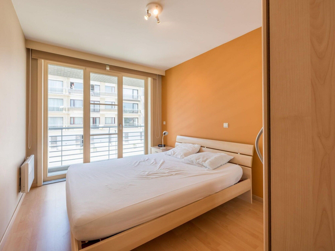 Bedroom 2, Apartment in St-idesbald Near the Sea, West-Vlaanderen