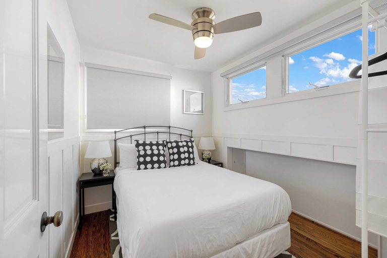Bedroom 2, Twin Dolphins by Avantstay Steps to Beach Deck, Orange