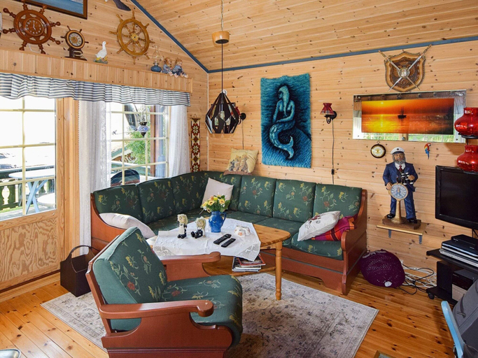 Living area 4, 6 Person Holiday Home in Borkenes, Kvæfjord