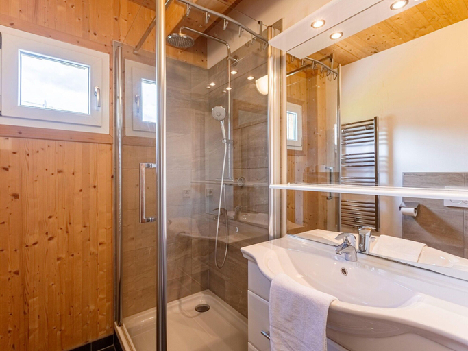 Others 4, Appealing Chalet With Infrared Sauna, Murau