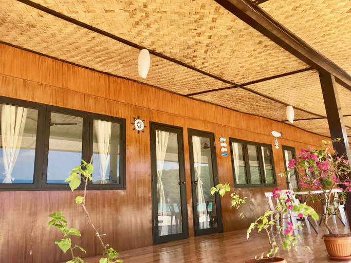 Exterior 4