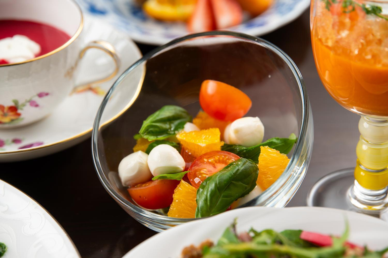 Food & Drinks 4, Auberge Licht, Hita