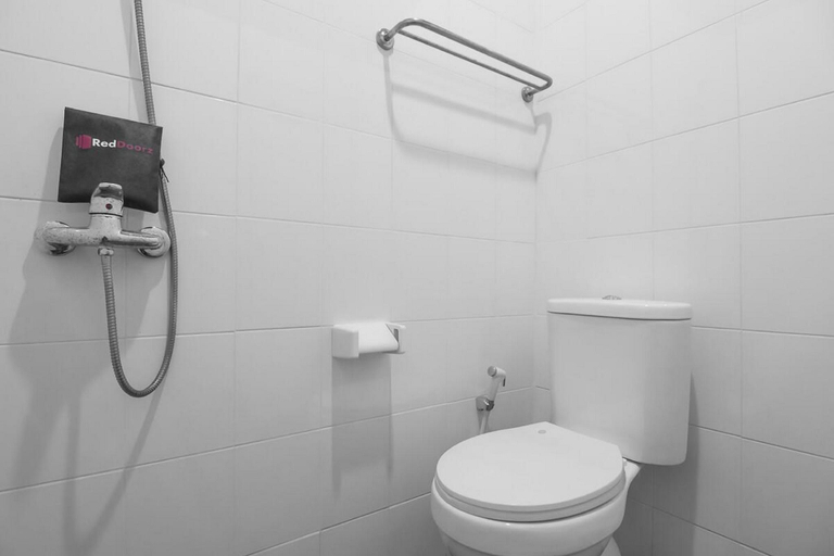 Bathroom 11