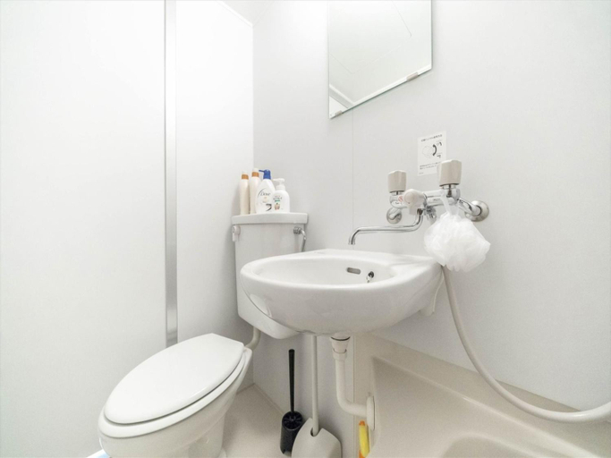 Bathroom 11