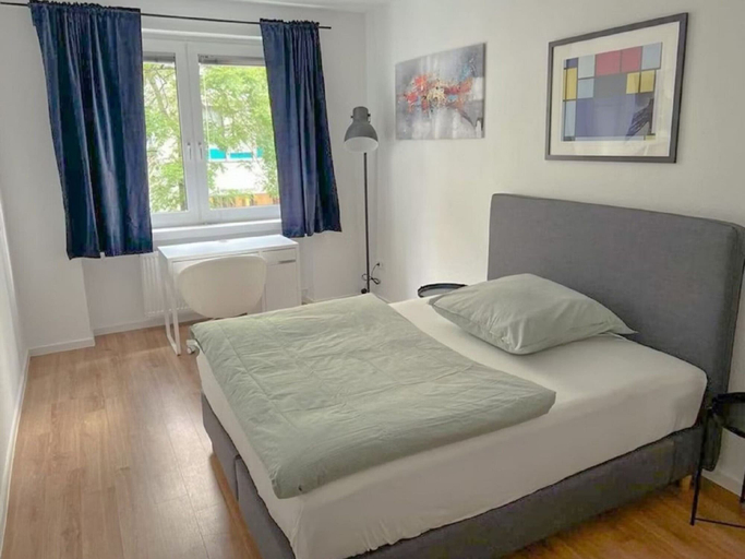 Room 5, Amazing Holiday Home With Balcony, Mainz