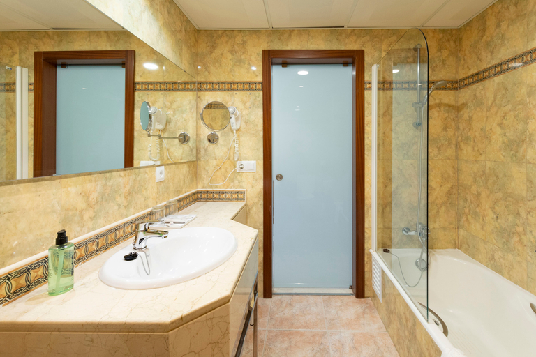 Bathroom 5, MAR HOTELS PAGUERA and SPA APARTMENTS, Baleares