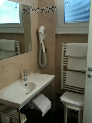 Bedroom 2, Residence Atlantic, Savona