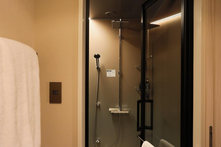 Bathroom 10