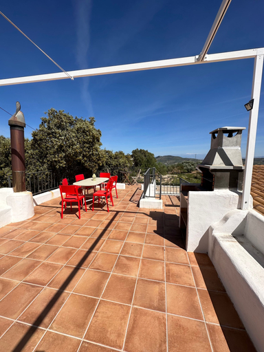 Outdoor dining 2, 3 Bed Lodge - Sleeps 6 - Pool - Terrace - Parking, Granada