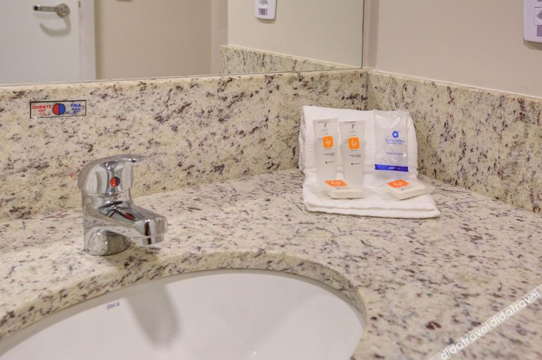Bathroom, Transamerica Fit Rio Verde, Rio Verde