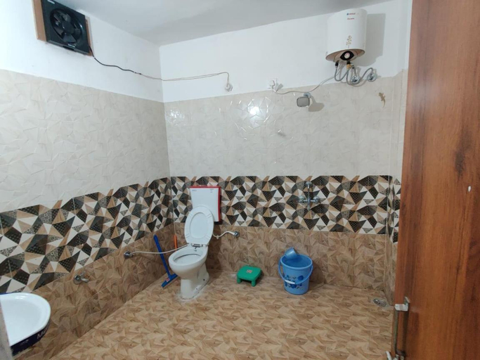Bathroom, BHUMI GRAND HOTEL, Varanasi