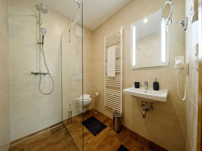 Bathroom 2, Nice chalet with infrared sauna, Murau