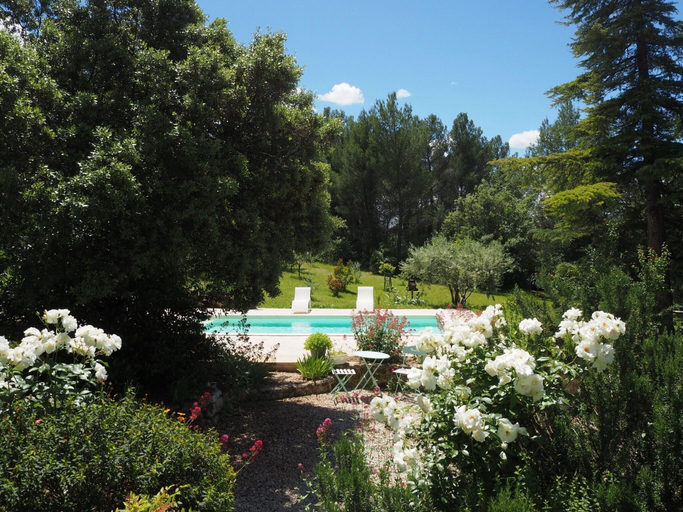 Pool 5, Holiday Home in Villes-sur-auzon With Pool, Vaucluse