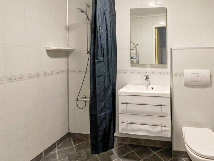 Bathroom, 6 Person Holiday Home in Farstad, Fræna