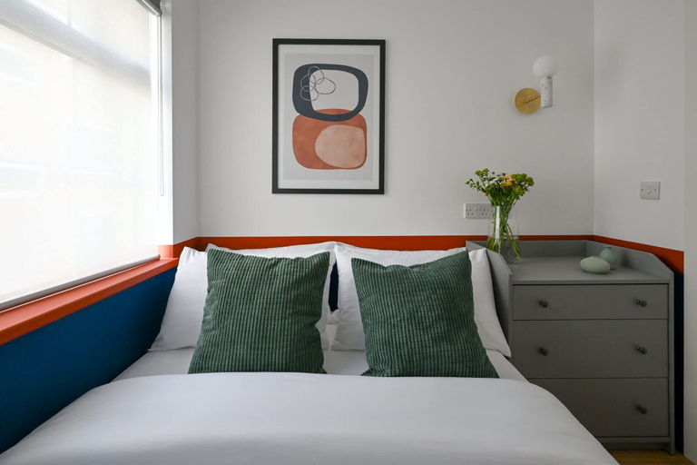 Room 5, Luxurious 2-bedroom Flat Close to Angel Stn, London