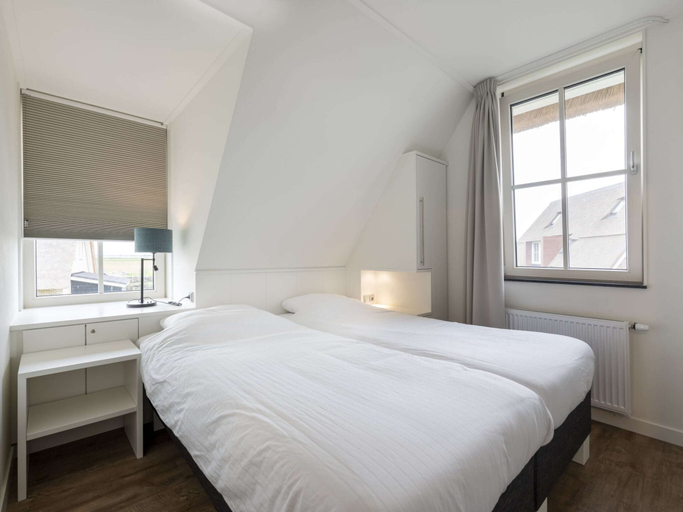 Room 2, Luxury Villa With a Sauna, at the Tjeukemeer, Lemsterland
