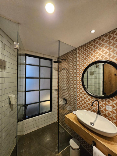 Bathroom 9