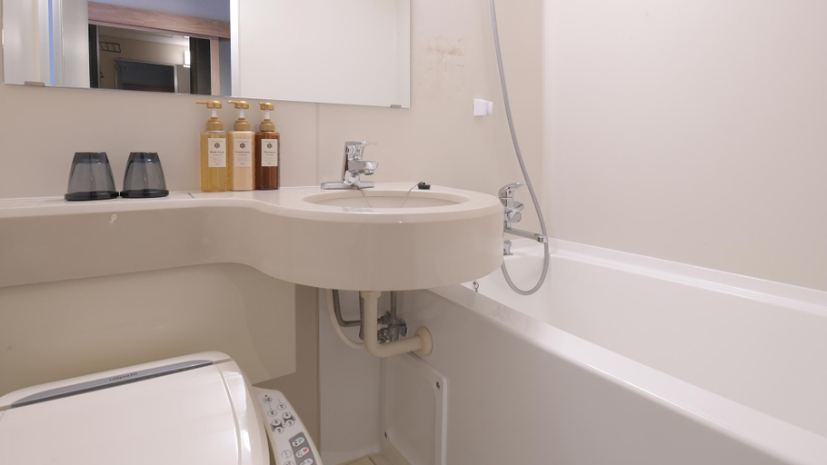 Bathroom 14