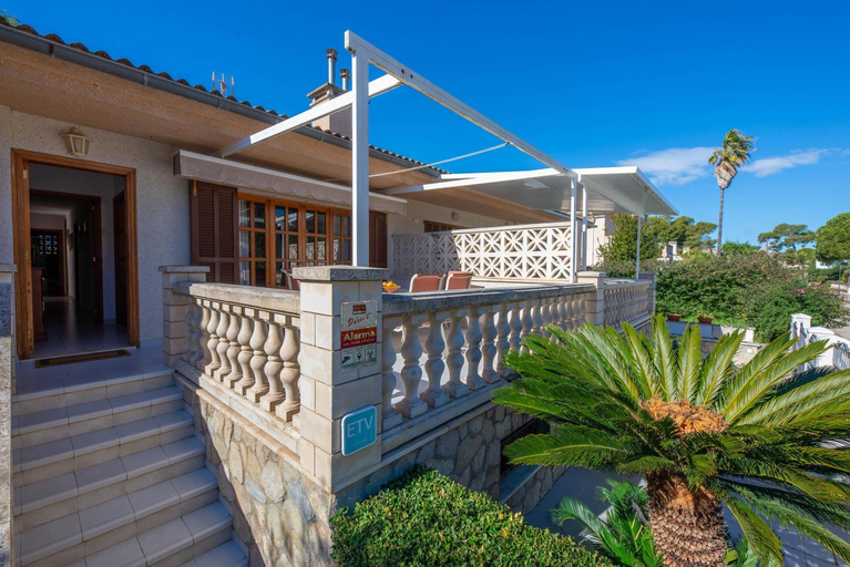 Facilities 5, North House, Baleares