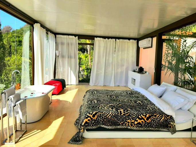 View from property 4, Stunning Glass Suite With Private Plunge Pool, Málaga