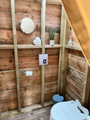 Bathroom, Kingfisher Safari Tent, Worcestershire