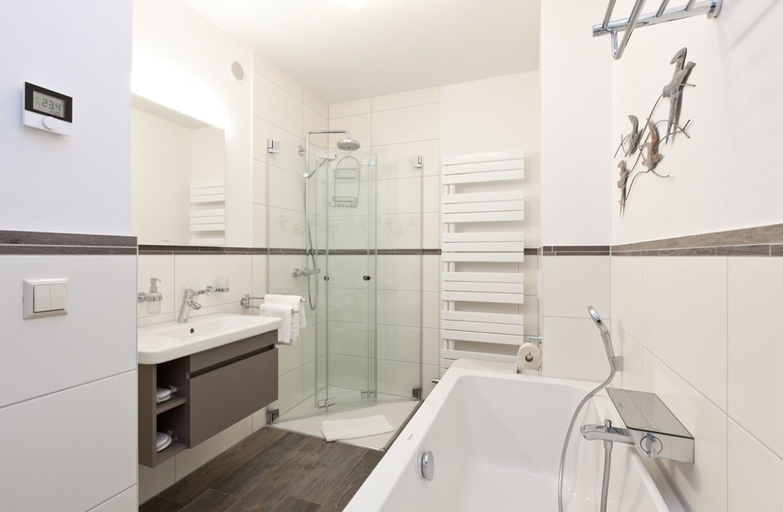 Bathroom 5, Kells Appartements, Mecklenburgische Seenplatte