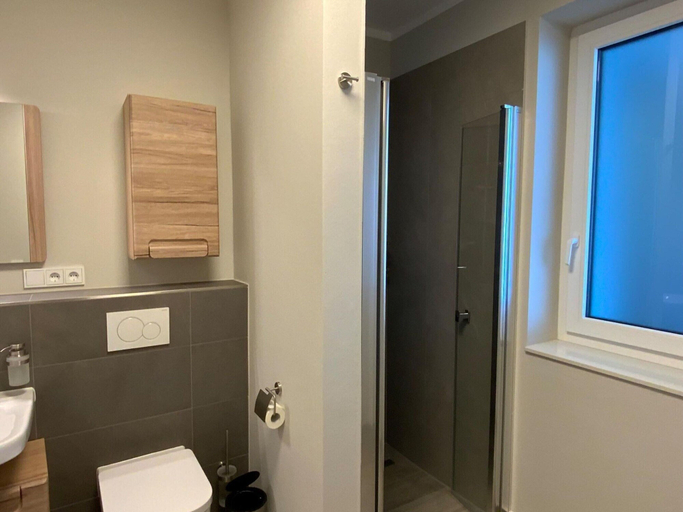 Bathroom 2, Exclusives Appartement auf Fehmarn, Ostholstein