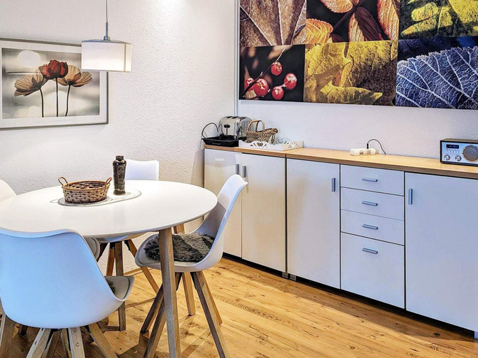 Private kitchen 5, 4 Star Holiday Home in Neuschonberg, Plön