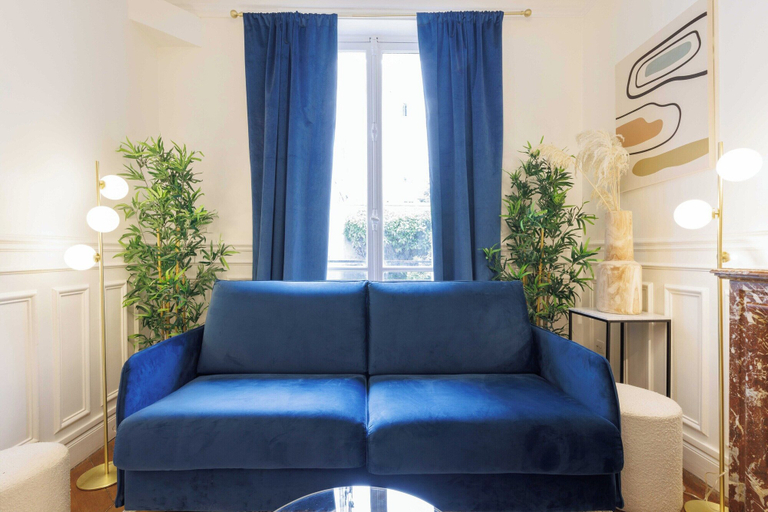 Living area 5, Chic and Refined Apartment, Hauts-de-Seine