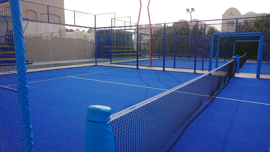 Sport court 4, Remarkable 2-bed Apartment in Makadi Heights, Safaja