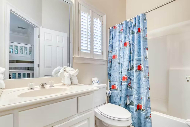 Bathroom 3, Sunset Breeze, Bay