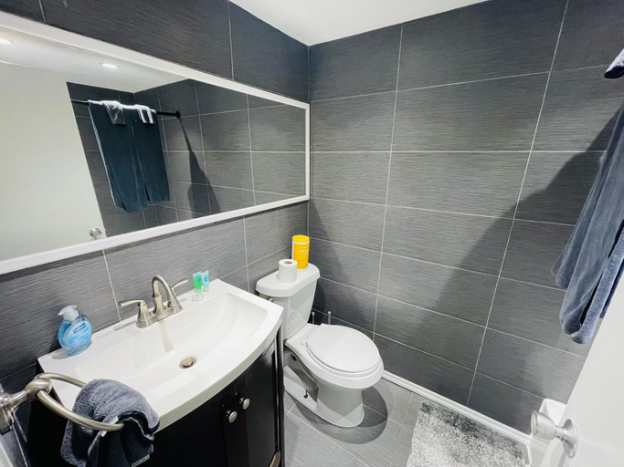 Room 3, Charming 2BR 2B in Elkins Park Parking Pool, Montgomery