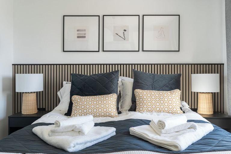 Room 2, Luxury House With Private Heated Pool in Nerja!, Málaga