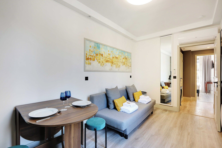 Interior 5, Beautiful apartment - 2BR/6P - Père-Lachaise, Paris