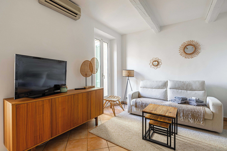 Living area 4, Charming apartment in the heart of Le Suquet., Alpes-Maritimes