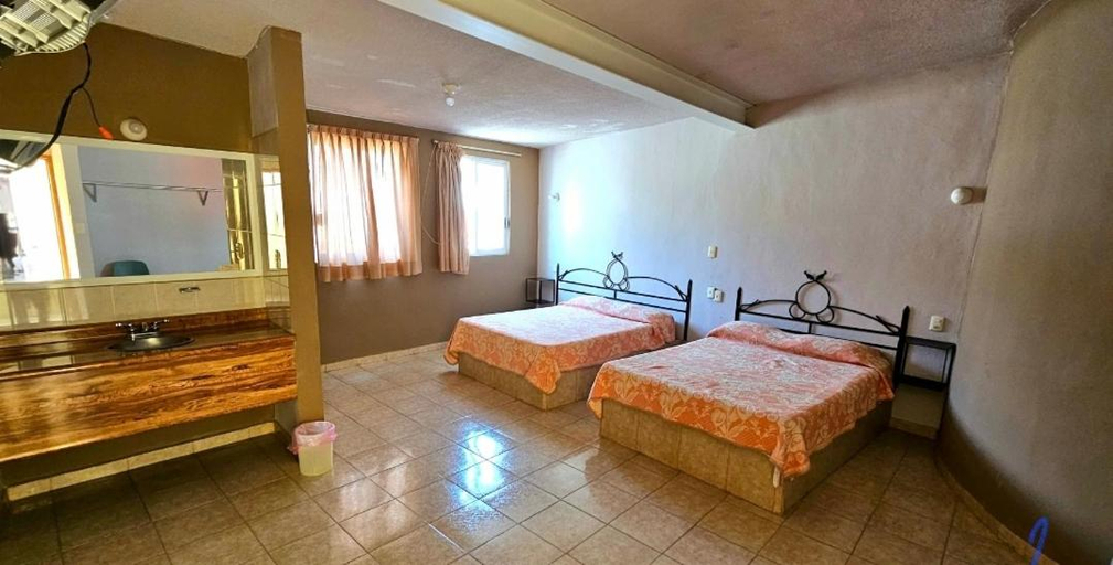 Others 3, HOTEL XANTI, Morelia