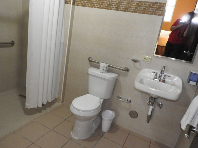 Bathroom, Dreams Miramar