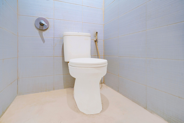 Bathroom 3, Collection O Cirebon Near Grage Mall Cirebon Formerly Rumah Suka, Cirebon