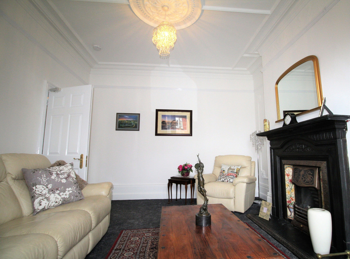 Living area 5, Sleeps 9 - Large Period Property -beautiful Refurb, Newcastle upon Tyne