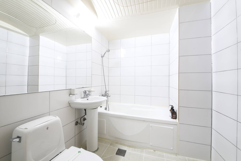 Bathroom 3, Bon Gaya Hotel, Boryeong