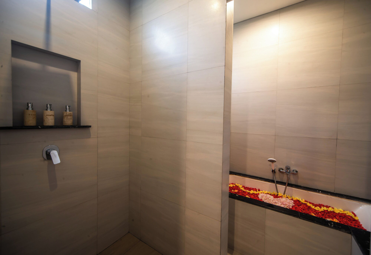 Bathroom 9