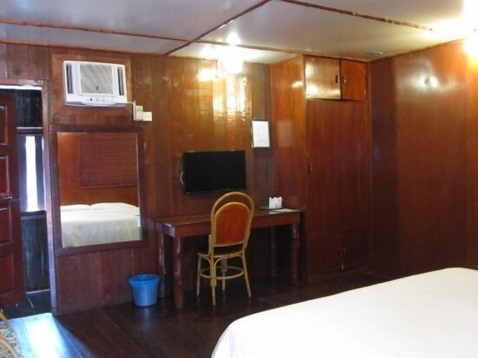 Bedroom 4, Dragon Inn Floating Resort Semporna, Semporna