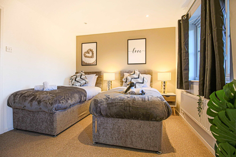 Room 2, Host Stay Chicksands Avenue, Milton Keynes